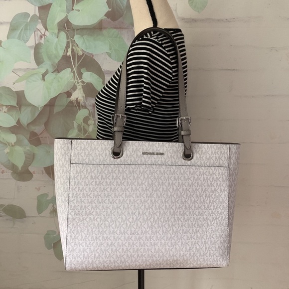 Michael Kors Commuter Large Tote and Wallet - Picture 9 of 16